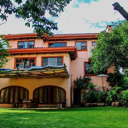 Luna Inn B&B Ciudad Cariari Esterno foto