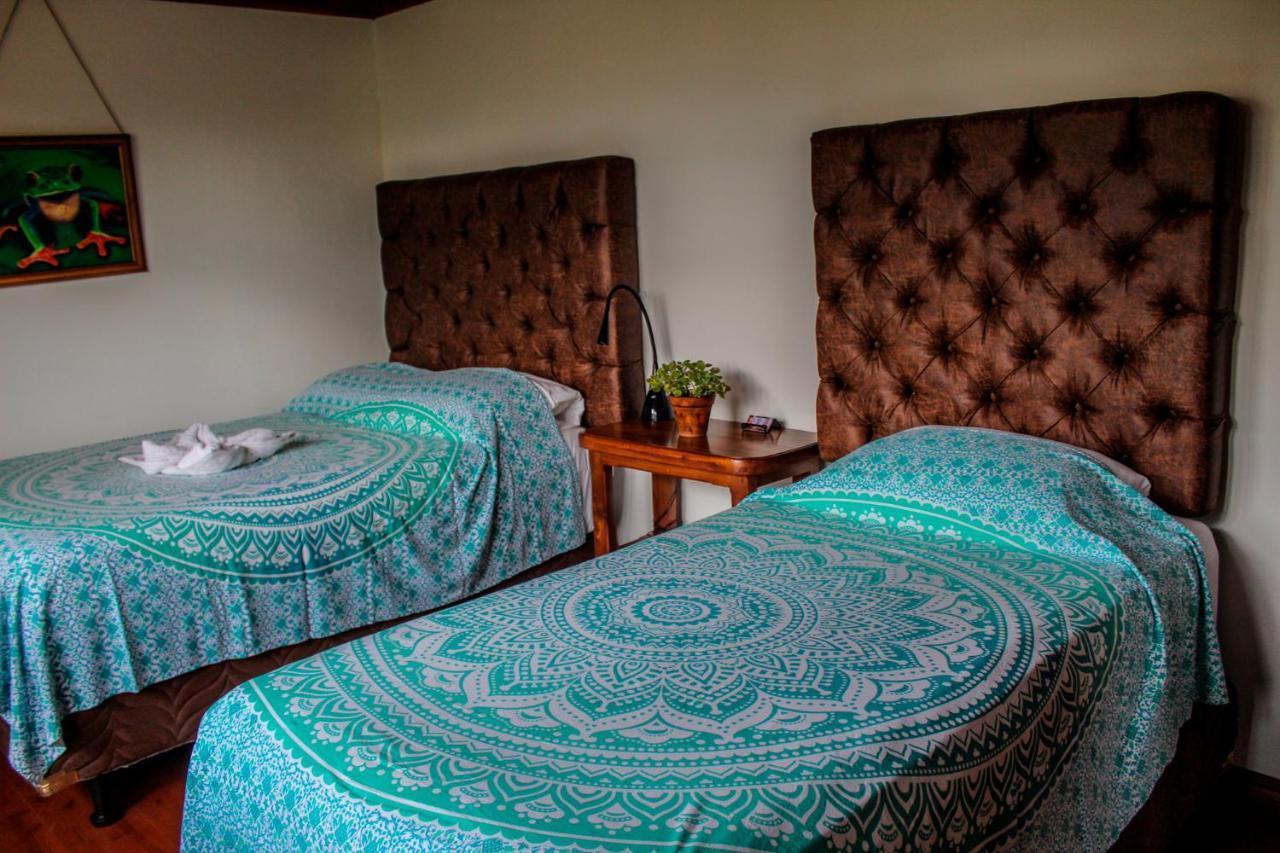 Luna Inn B&B Ciudad Cariari Esterno foto