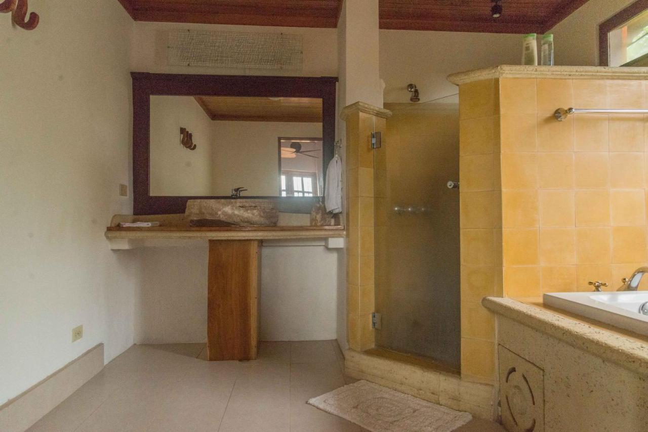 Luna Inn B&B Ciudad Cariari Esterno foto