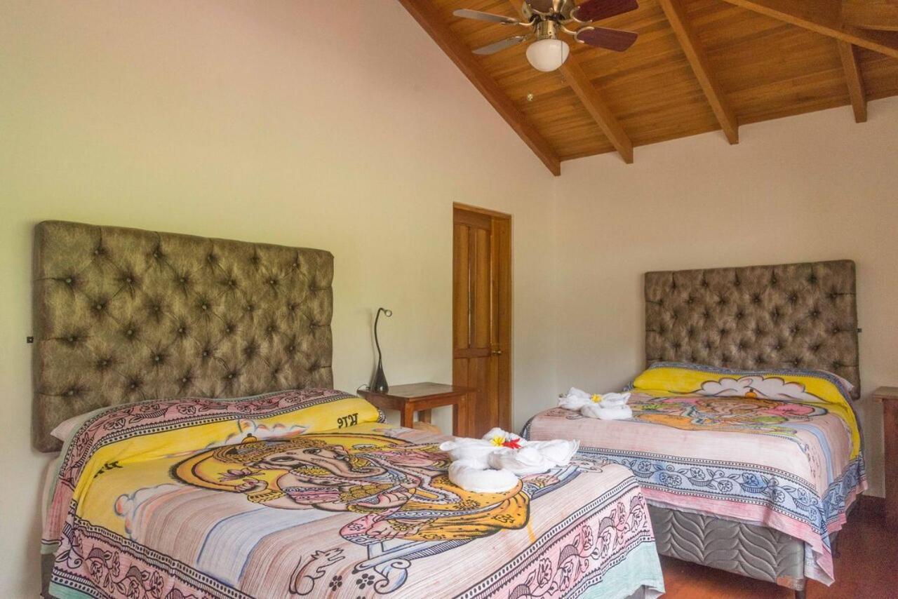 Luna Inn B&B Ciudad Cariari Esterno foto