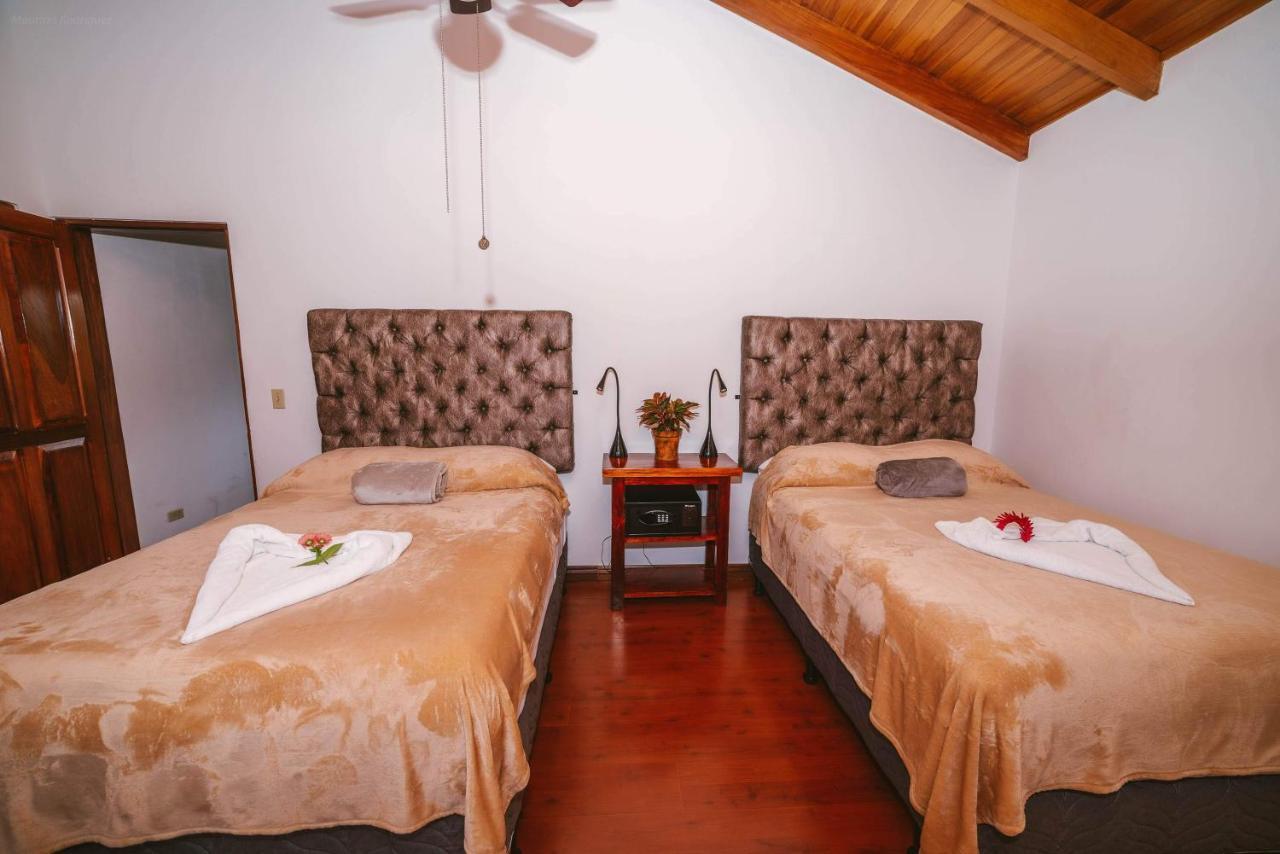 Luna Inn B&B Ciudad Cariari Esterno foto