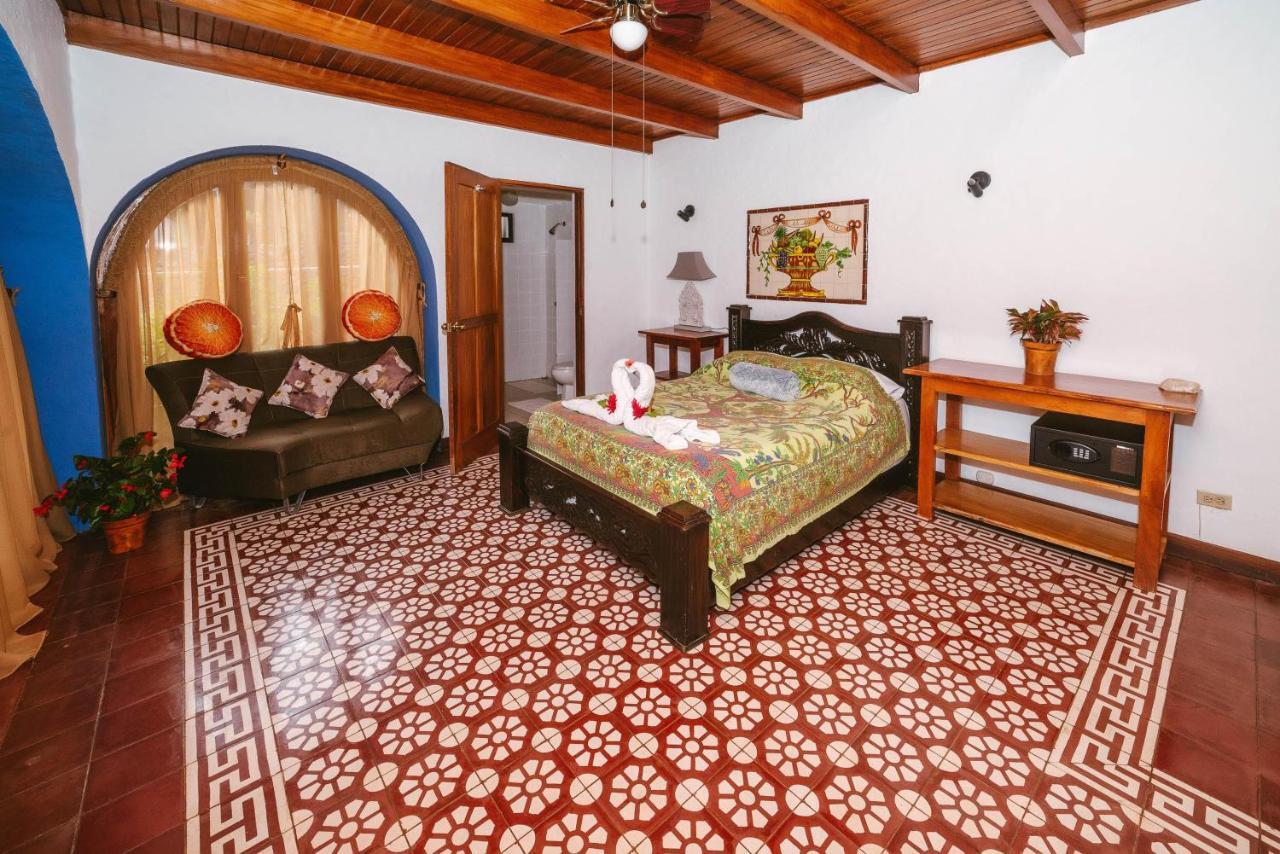 Luna Inn B&B Ciudad Cariari Esterno foto